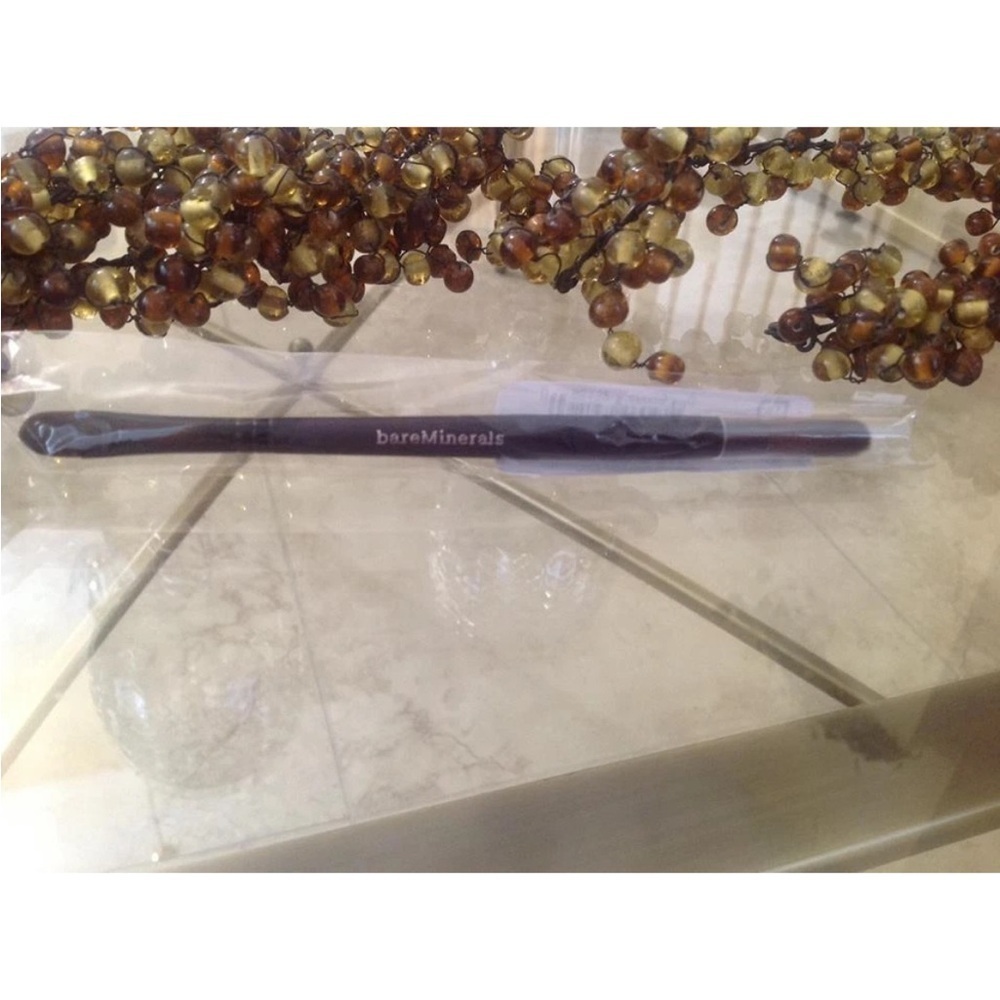 BareMinerals Double-Ended Lid Line & Crease Brush - Black handle. Sealed!